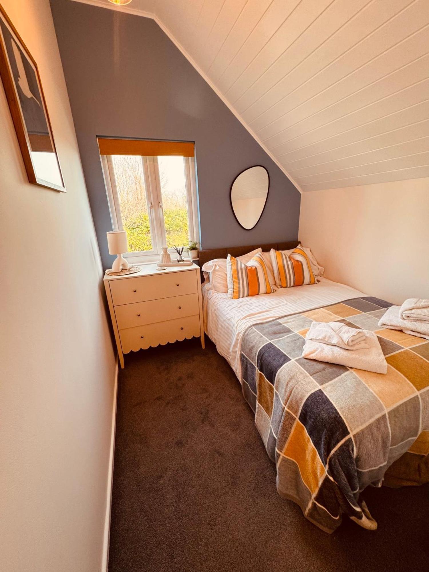 Cotswolds Lakeside Lodge - Nesbitt'S Nest 사우스 체르니 외부 사진